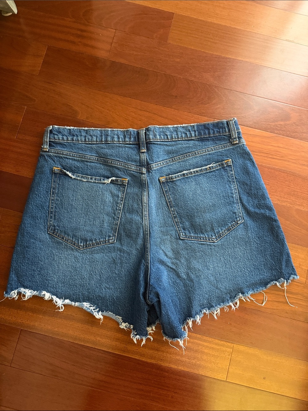 Abercrombie & Fitch The Dad Short High Rise Classic Blue Frayed Denim Shorts - Picture 2 of 3